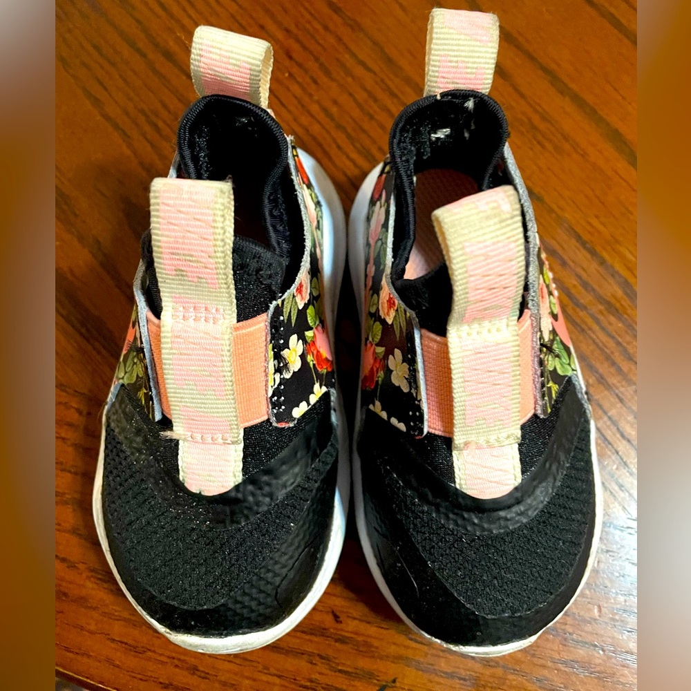 Toddler Nike shoes